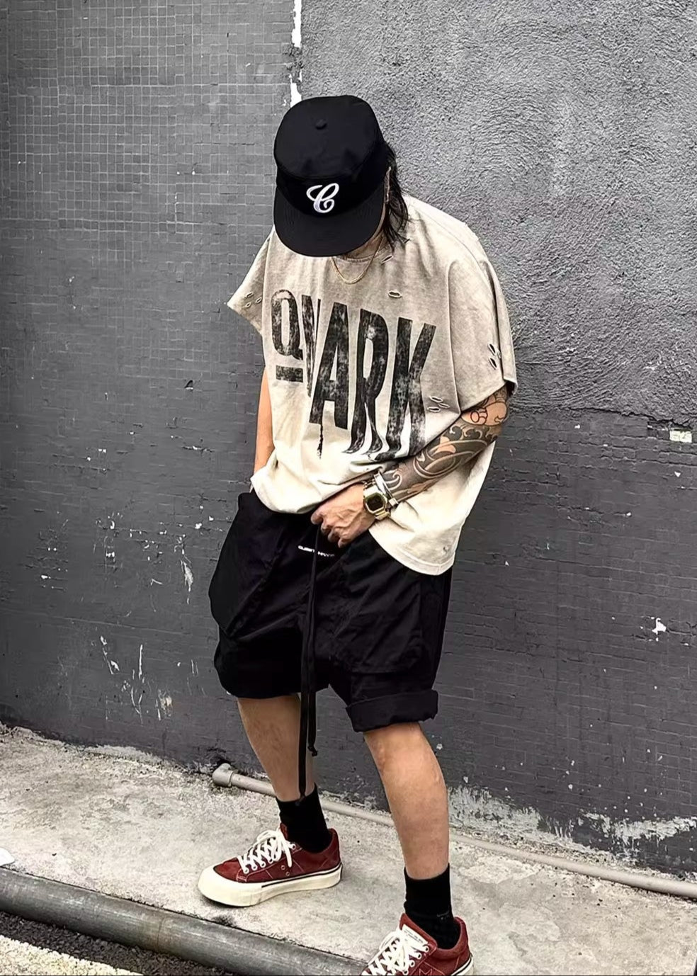 Distressed Graffiti Letter Print T-Shirt - Rick Circus