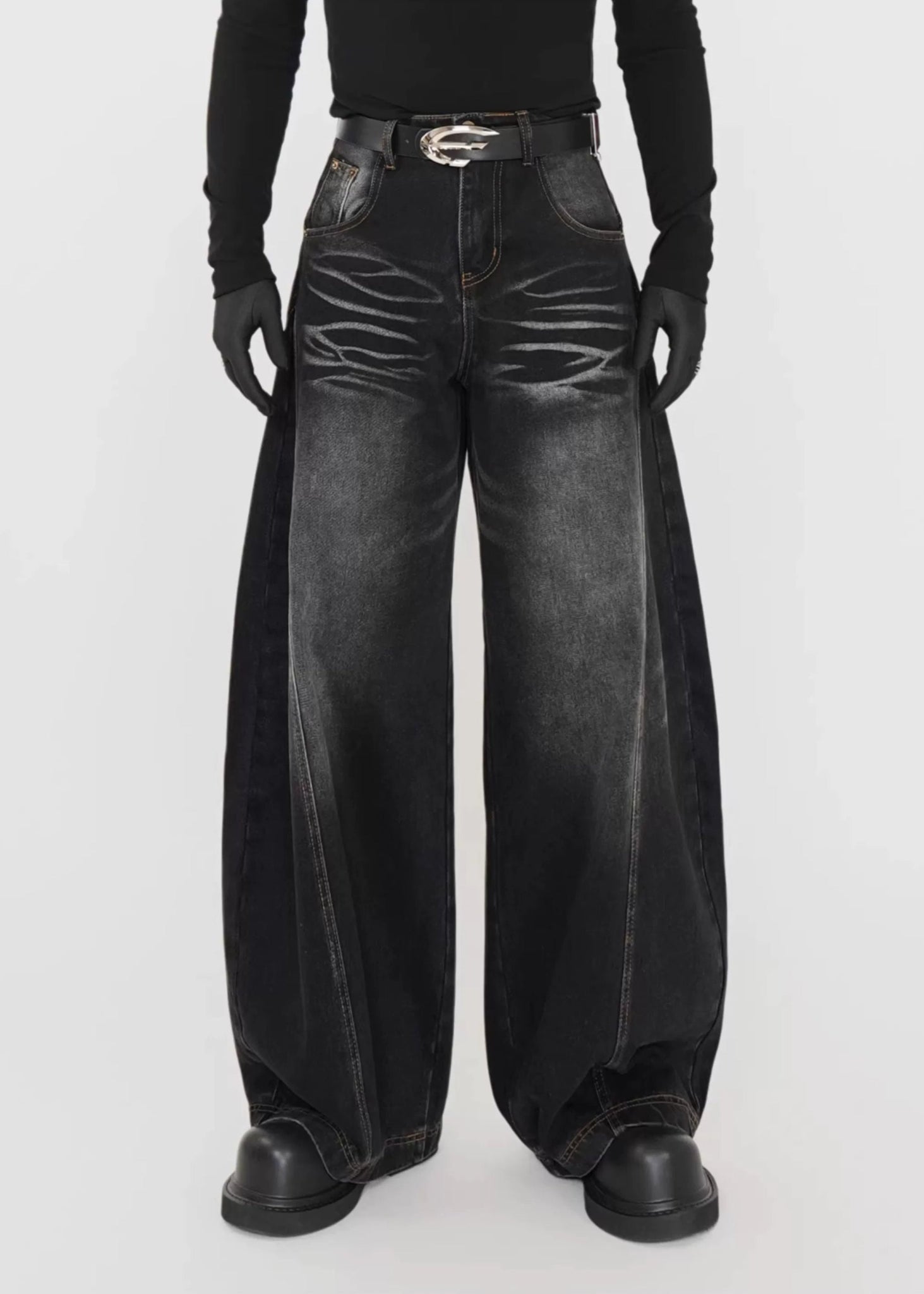 Vintage Washed Curved - Cut Baggy Jeans - Rick Circus